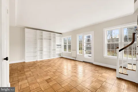 $489,000 | 1455 Martha Custis Drive, Alexandria, VA 22302