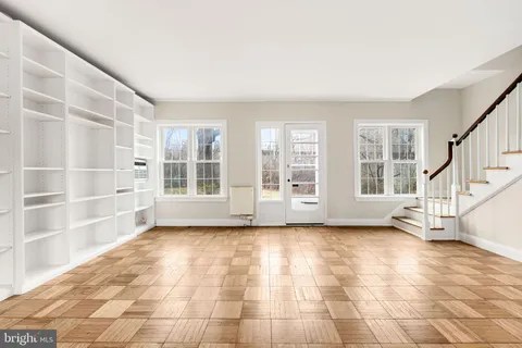 $489,000 | 1455 Martha Custis Drive, Alexandria, VA 22302