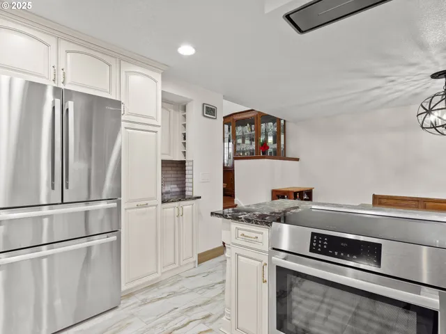 $715,000 | 2319 Northeast 152nd Circle, Vancouver, WA 98686