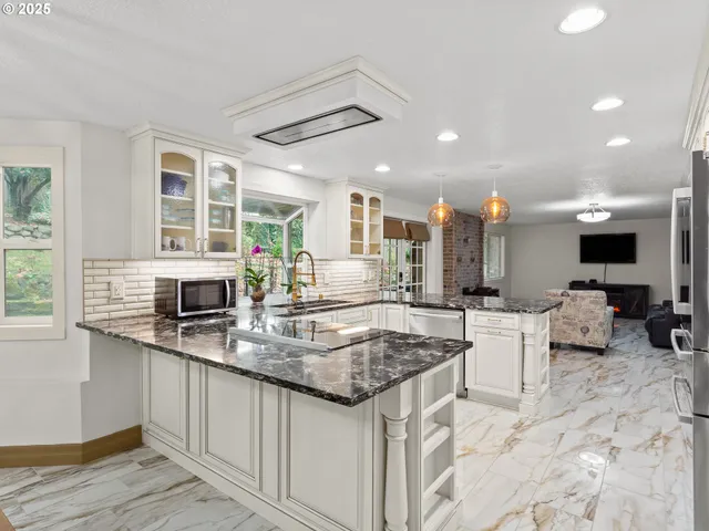 $715,000 | 2319 Northeast 152nd Circle, Vancouver, WA 98686