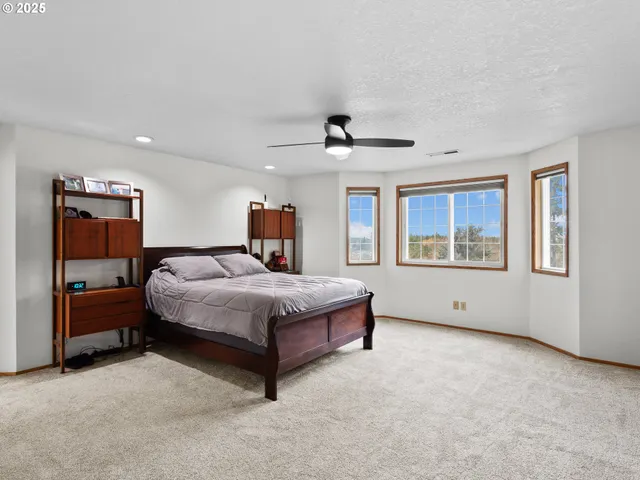 $715,000 | 2319 Northeast 152nd Circle, Vancouver, WA 98686