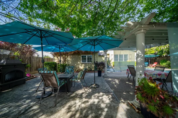 $550,000 | 322 North Santa Ana Avenue, Modesto, CA 95354