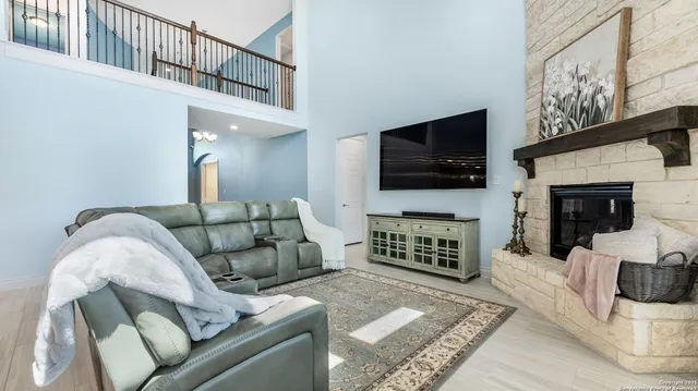 $840,000 | 164 Catani Loop, Georgetown, TX 78628