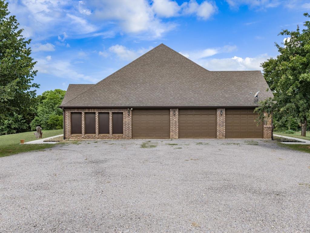 910 County Road 1111 Decatur, TX 76234 - Photo 4 of 35