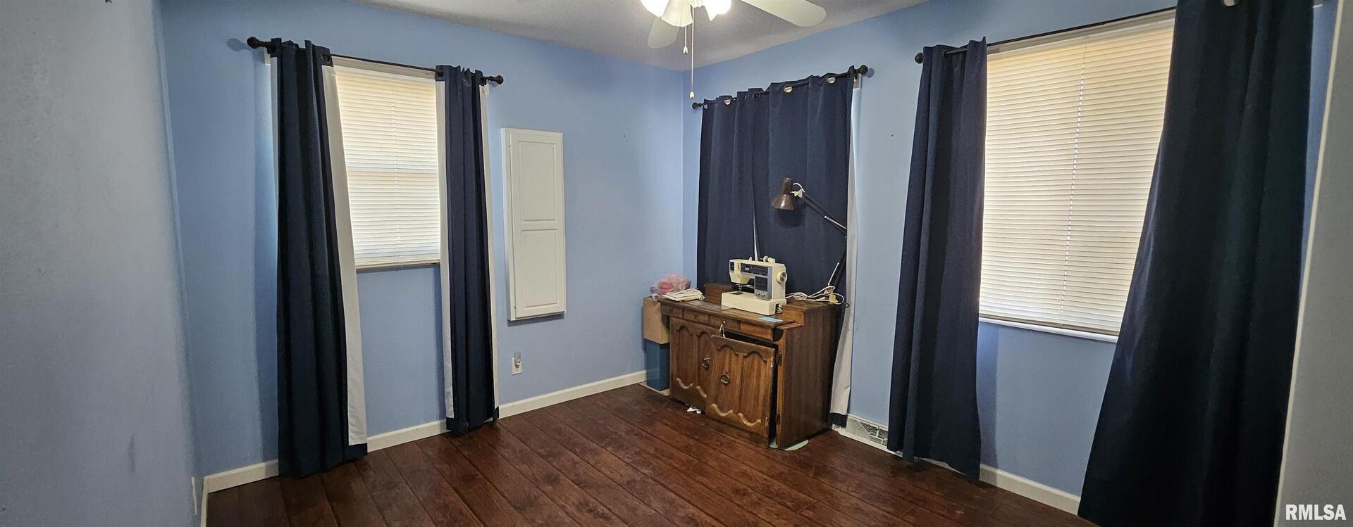 103 David Drive McClure, IL 62957 - Photo 13 of 13 a view of an entryway with wooden floor