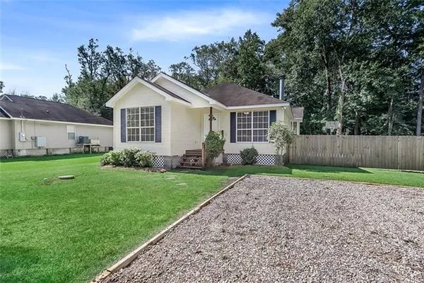 $1,800 | 14406 Lake Catherine Drive, Covington, LA 70433