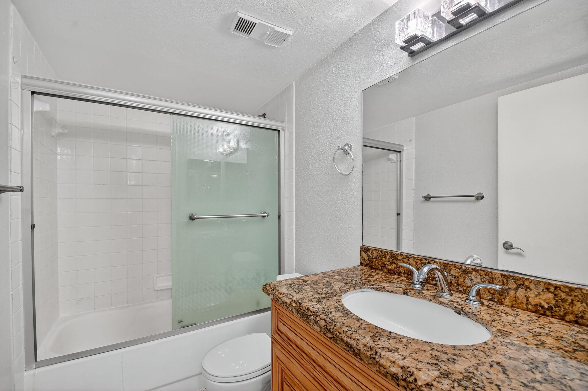 1400 Windorah Way, Unit G West Palm Beach, FL 33411 - Photo 25 of 41 Bathroom 2