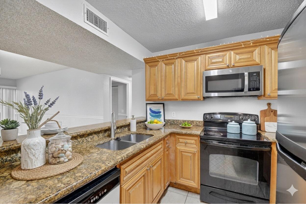 1400 Windorah Way, Unit G West Palm Beach, FL 33411 - Photo 5 of 41 Virtually Staged - Kitchen