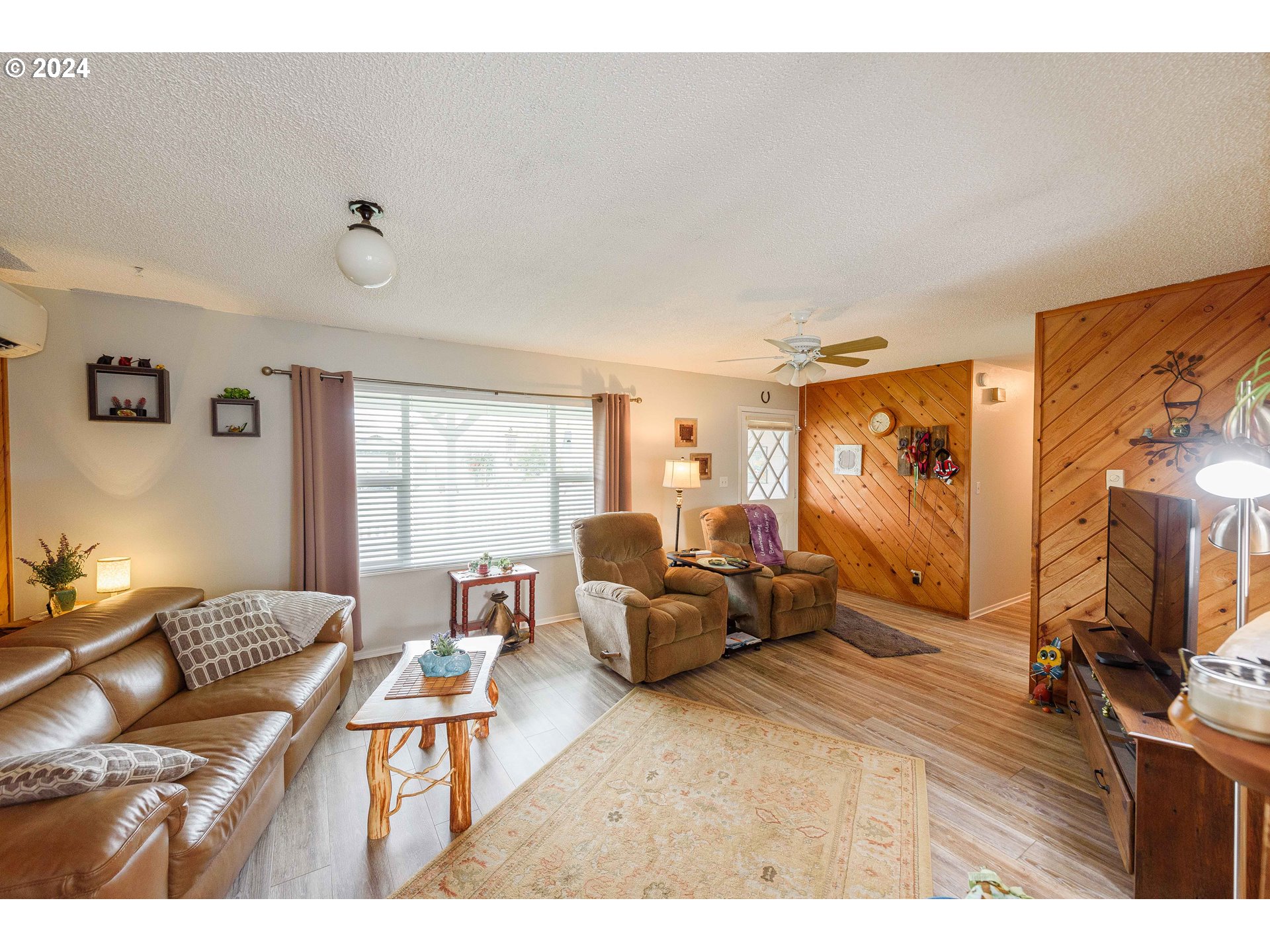 806 Pioneer Road Brookings, OR 97415 - Photo 3 of 42 Gallery Image 3