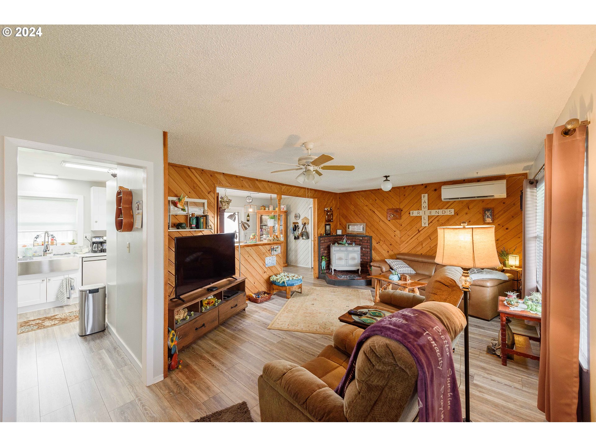 806 Pioneer Road Brookings, OR 97415 - Photo 5 of 42 Gallery Image 5