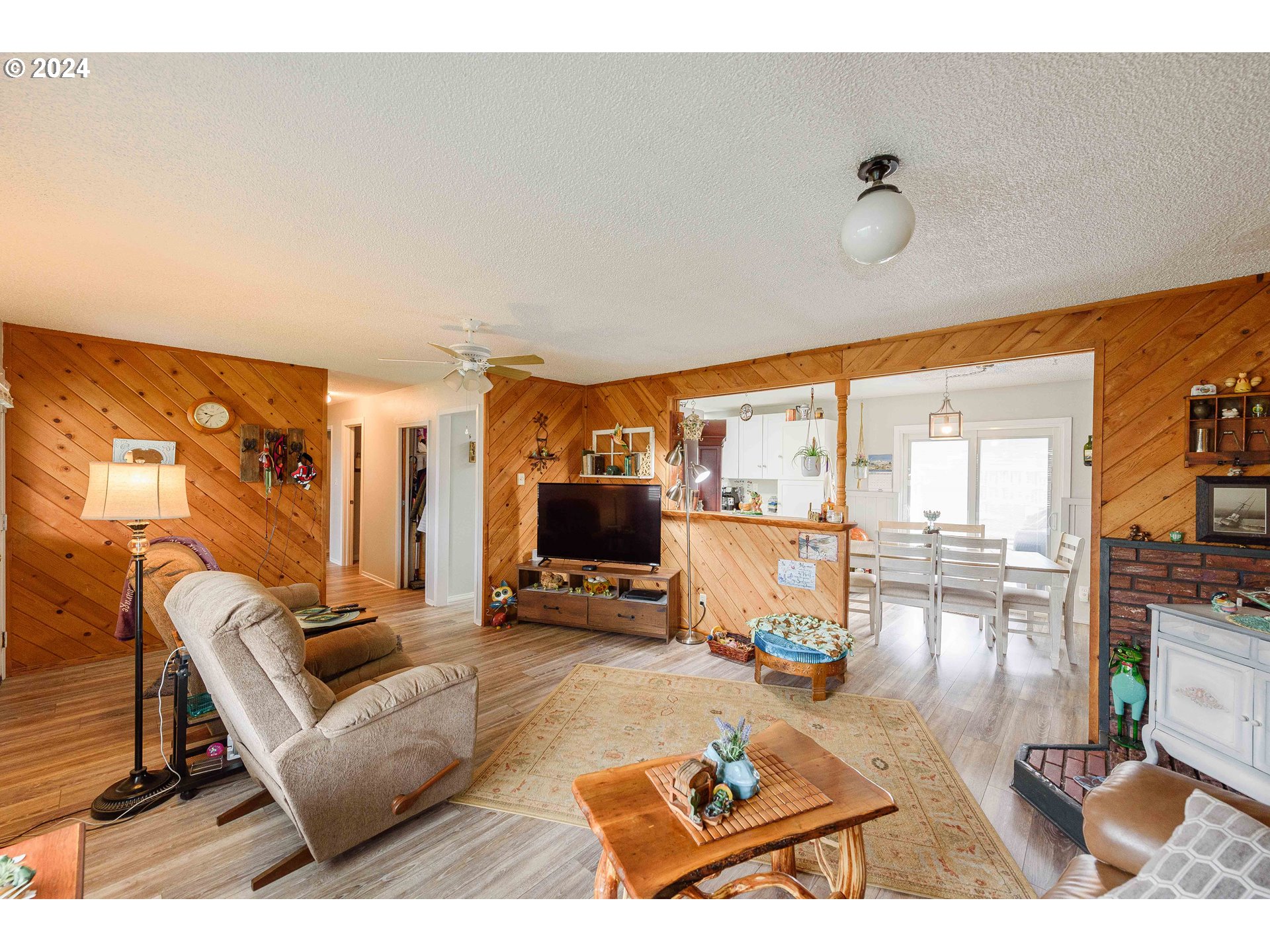 806 Pioneer Road Brookings, OR 97415 - Photo 6 of 42 Gallery Image 6
