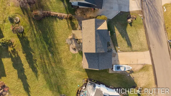 $515,000 | 1399 Woodfield Drive, Zeeland, MI 49464