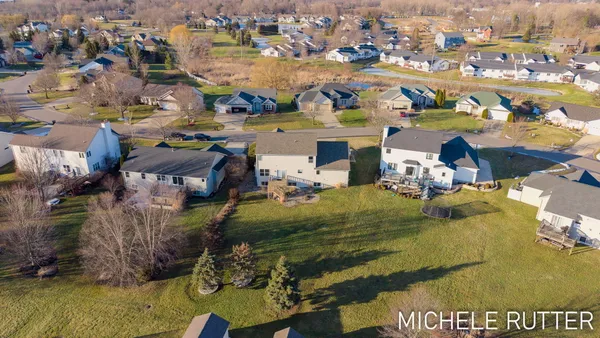 $515,000 | 1399 Woodfield Drive, Zeeland, MI 49464