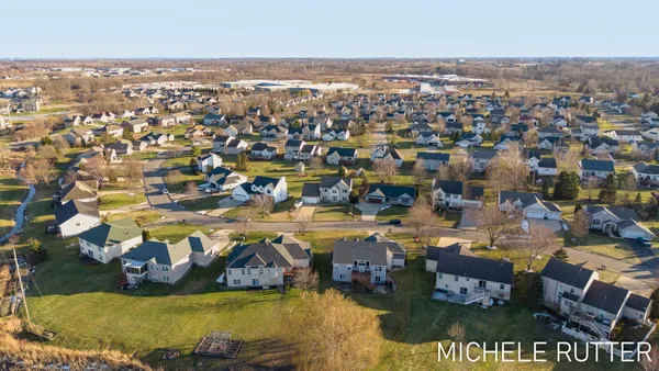 $515,000 | 1399 Woodfield Drive, Zeeland, MI 49464