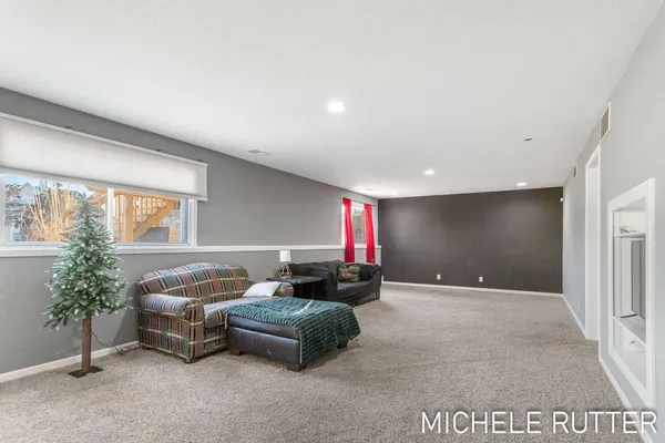 $515,000 | 1399 Woodfield Drive, Zeeland, MI 49464