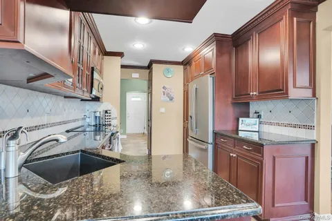 $1,299,000 | 21 Ground Pine Court, Dix Hills, NY 11746