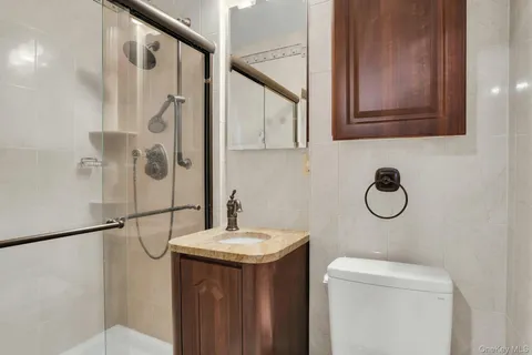 $1,299,000 | 21 Ground Pine Court, Dix Hills, NY 11746