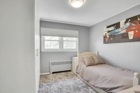 $1,299,000 | 21 Ground Pine Court, Dix Hills, NY 11746