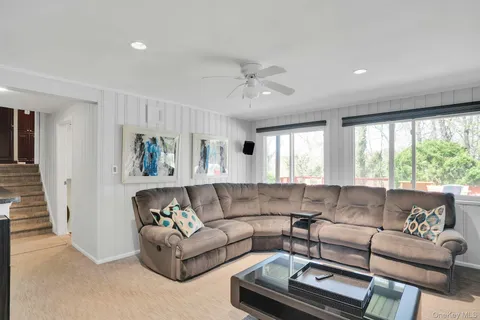 $1,299,000 | 21 Ground Pine Court, Dix Hills, NY 11746