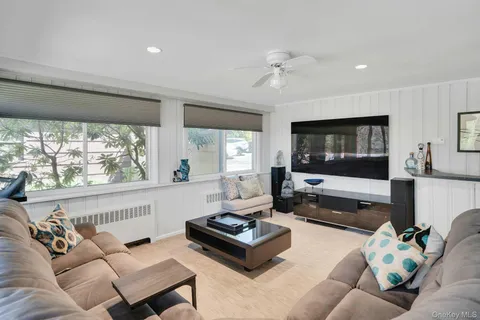 $1,299,000 | 21 Ground Pine Court, Dix Hills, NY 11746