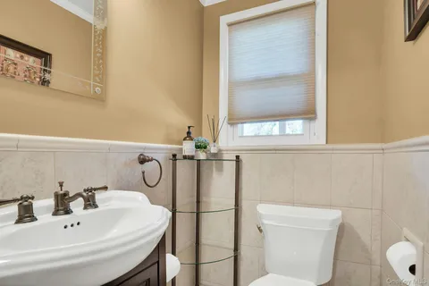 $1,299,000 | 21 Ground Pine Court, Dix Hills, NY 11746