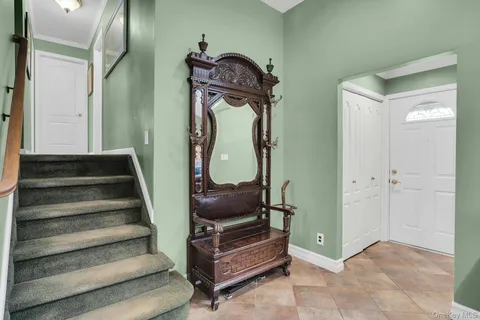 $1,299,000 | 21 Ground Pine Court, Dix Hills, NY 11746