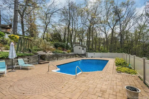 $1,299,000 | 21 Ground Pine Court, Dix Hills, NY 11746