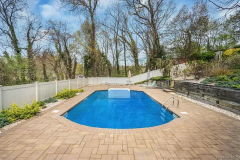 $1,299,000 | 21 Ground Pine Court, Dix Hills, NY 11746