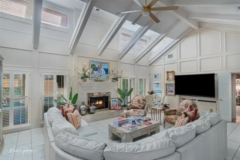 $665,000 | 8711 Glenmora Drive, Shreveport, LA 71106