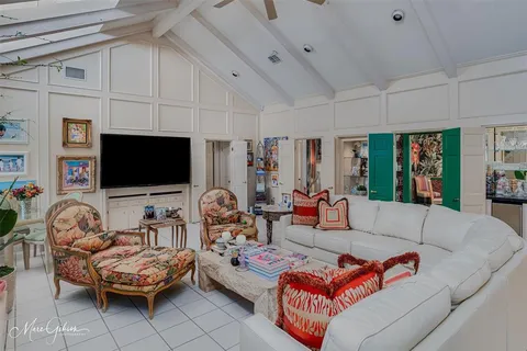 $665,000 | 8711 Glenmora Drive, Shreveport, LA 71106