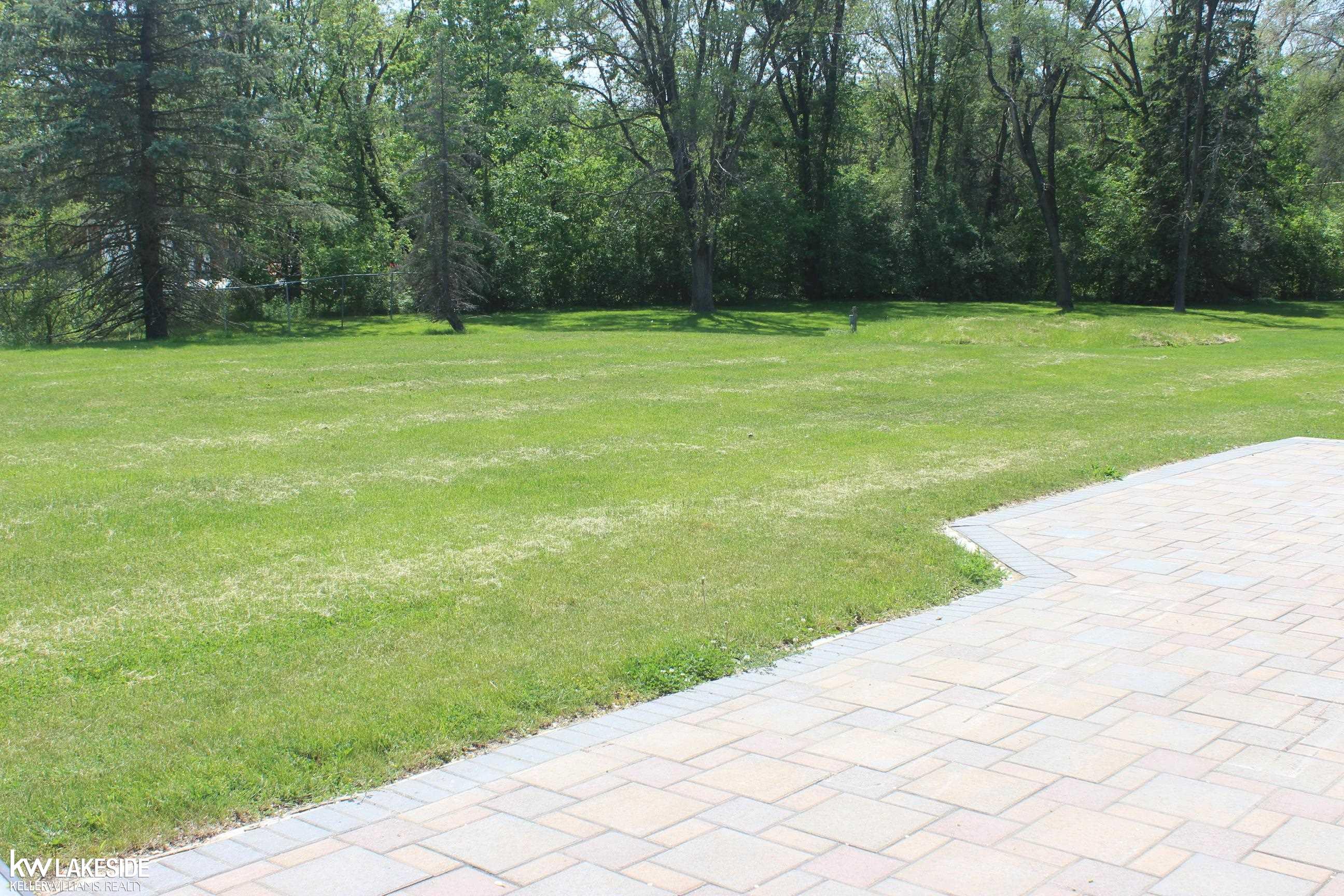 10111 Pound Road Columbus, MI 48063 - Photo 26 of 30 50111080-25.JPG