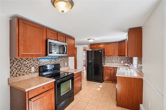 $390,000 | 398 Hillard Avenue, Warwick, RI 02886