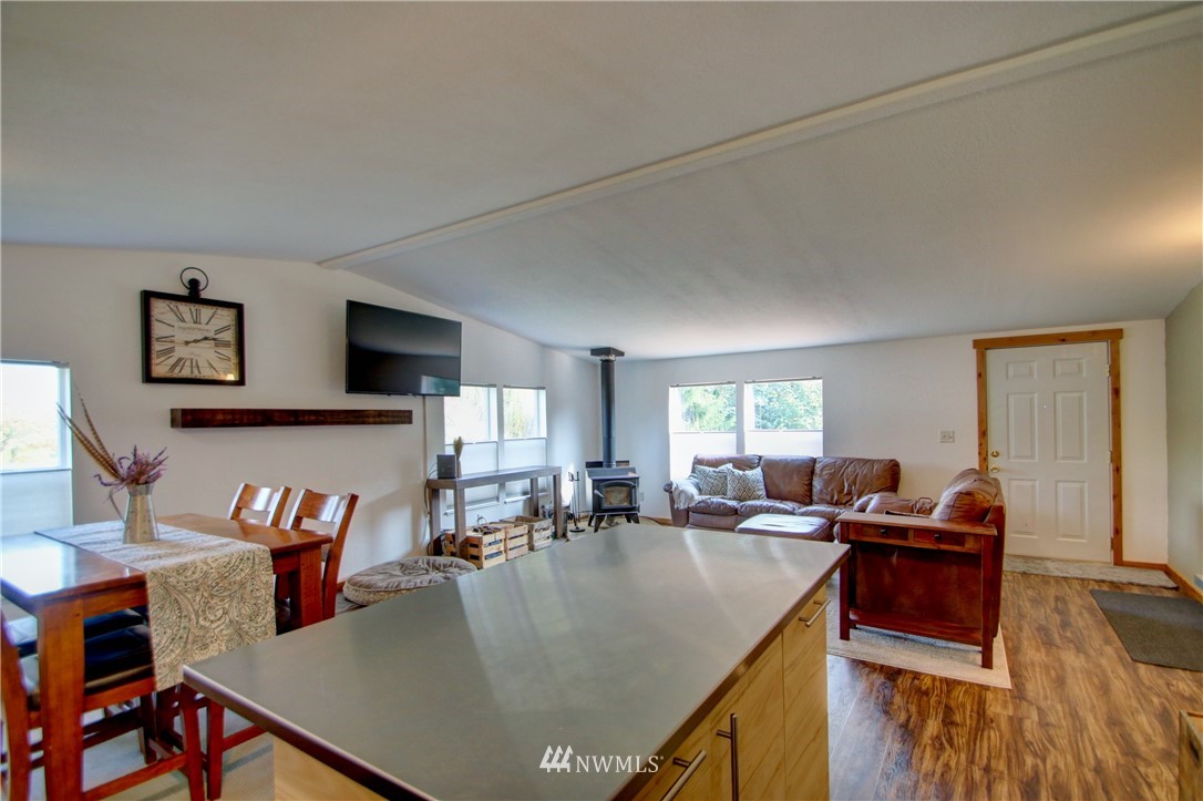 23489 Bassett Road Sedro-Woolley, WA 98284 - Photo 3 of 24 Gallery Image 3