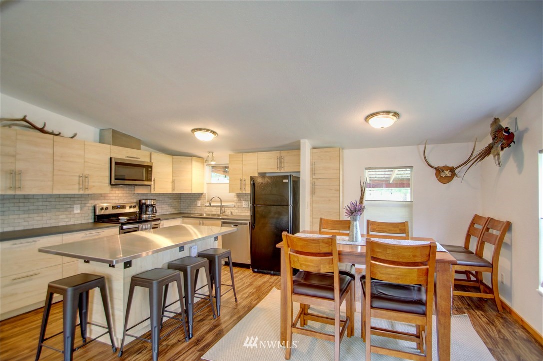 23489 Bassett Road Sedro-Woolley, WA 98284 - Photo 8 of 24 Gallery Image 8