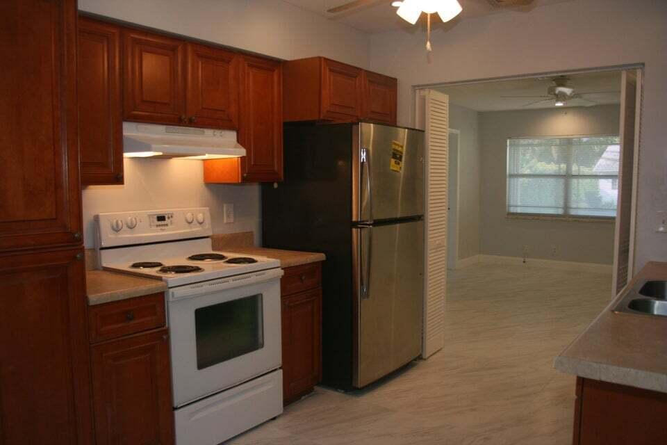 501 Northeast 17th Street Boca Raton, FL 33432 - Photo 32 of 50 503 Kitchen