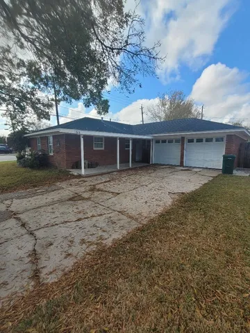 $1,800 | 1212 Rebecca Drive, Pasadena, TX 77506