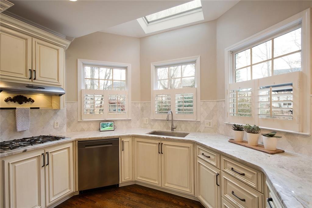 1195 Rugglestone Way Johns Creek, GA 30097 - Photo 12 of 67