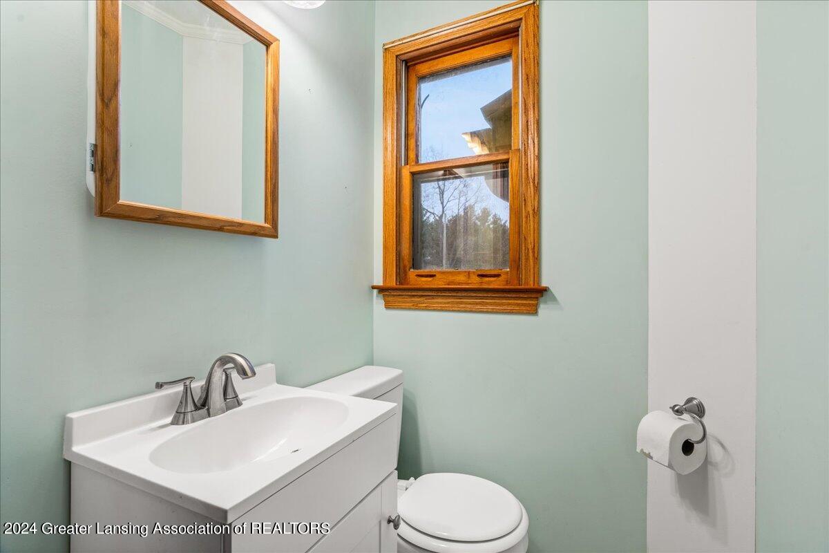 4740 West Clark Road Lansing, MI 48906 - Photo 16 of 37 16-Media Jett-16