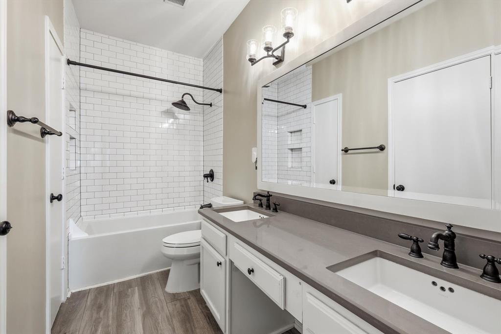 2917 Roxboro Road Euless, TX 76039 - Photo 16 of 24 First floor bathroom