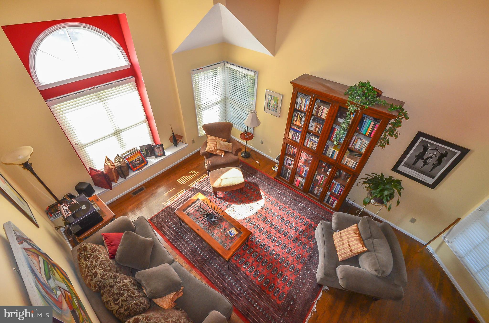 2 Raisin Tree Circle Baltimore, MD 21208 - Photo 11 of 17 Living Room