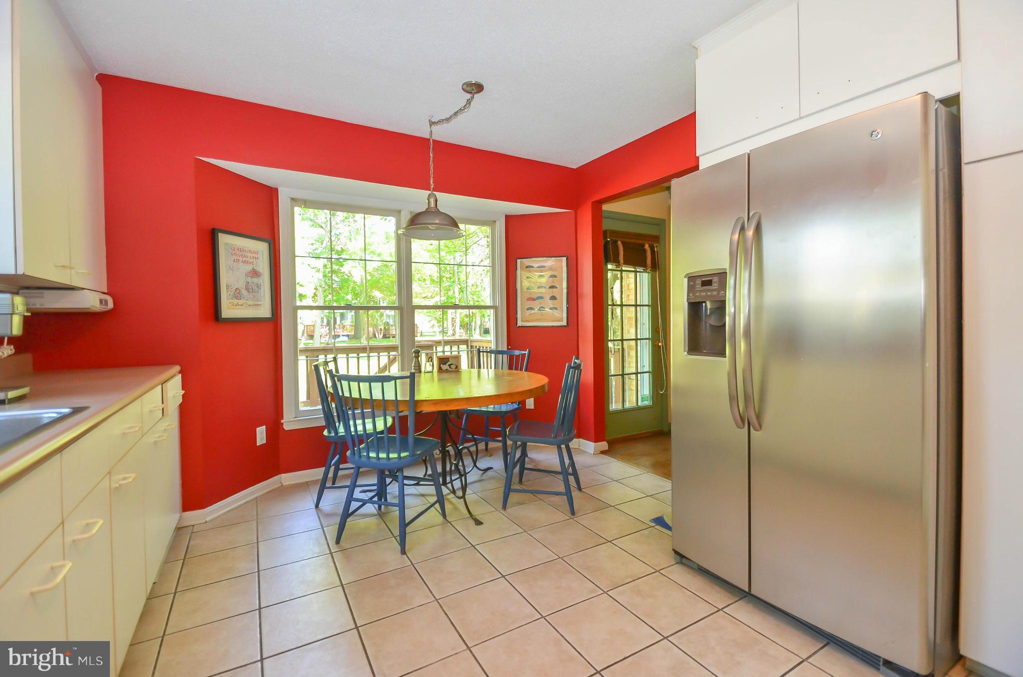 2 Raisin Tree Circle Baltimore, MD 21208 - Photo 7 of 17 Kitchen