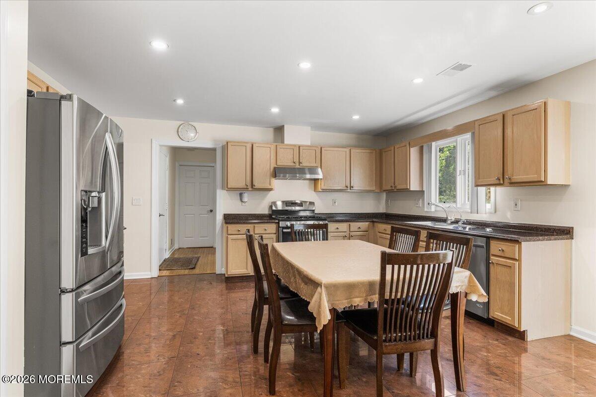 25 Ryan Road Marlboro, NJ 07746 - Photo 11 of 31 11-Kitchen