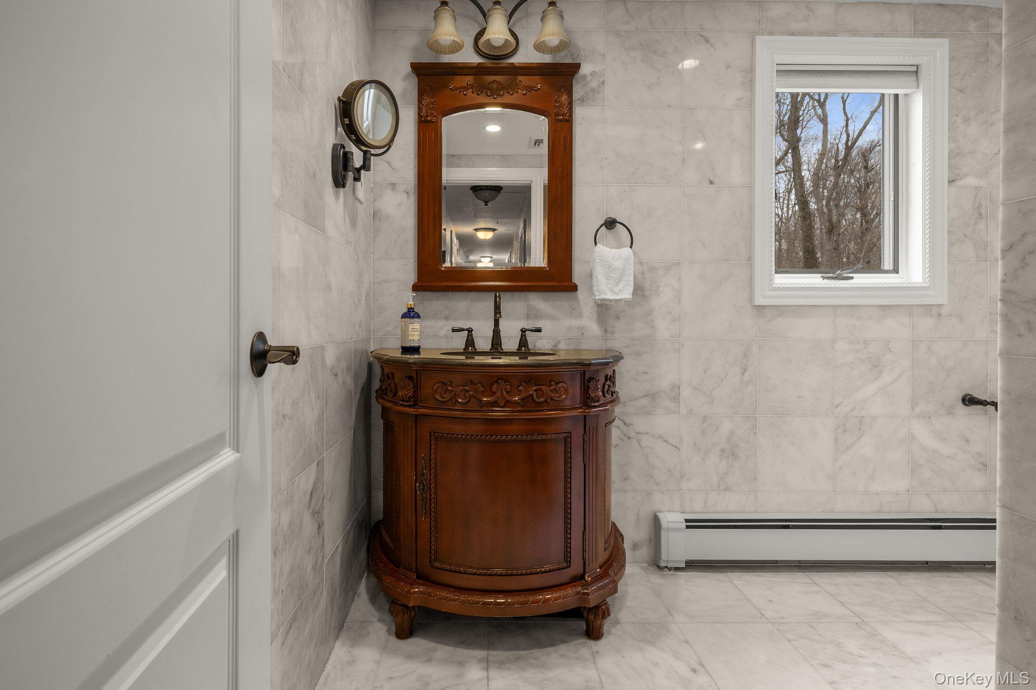 431 Woodbury Road Cold Spring Harbor, NY 11724 - Photo 18 of 26