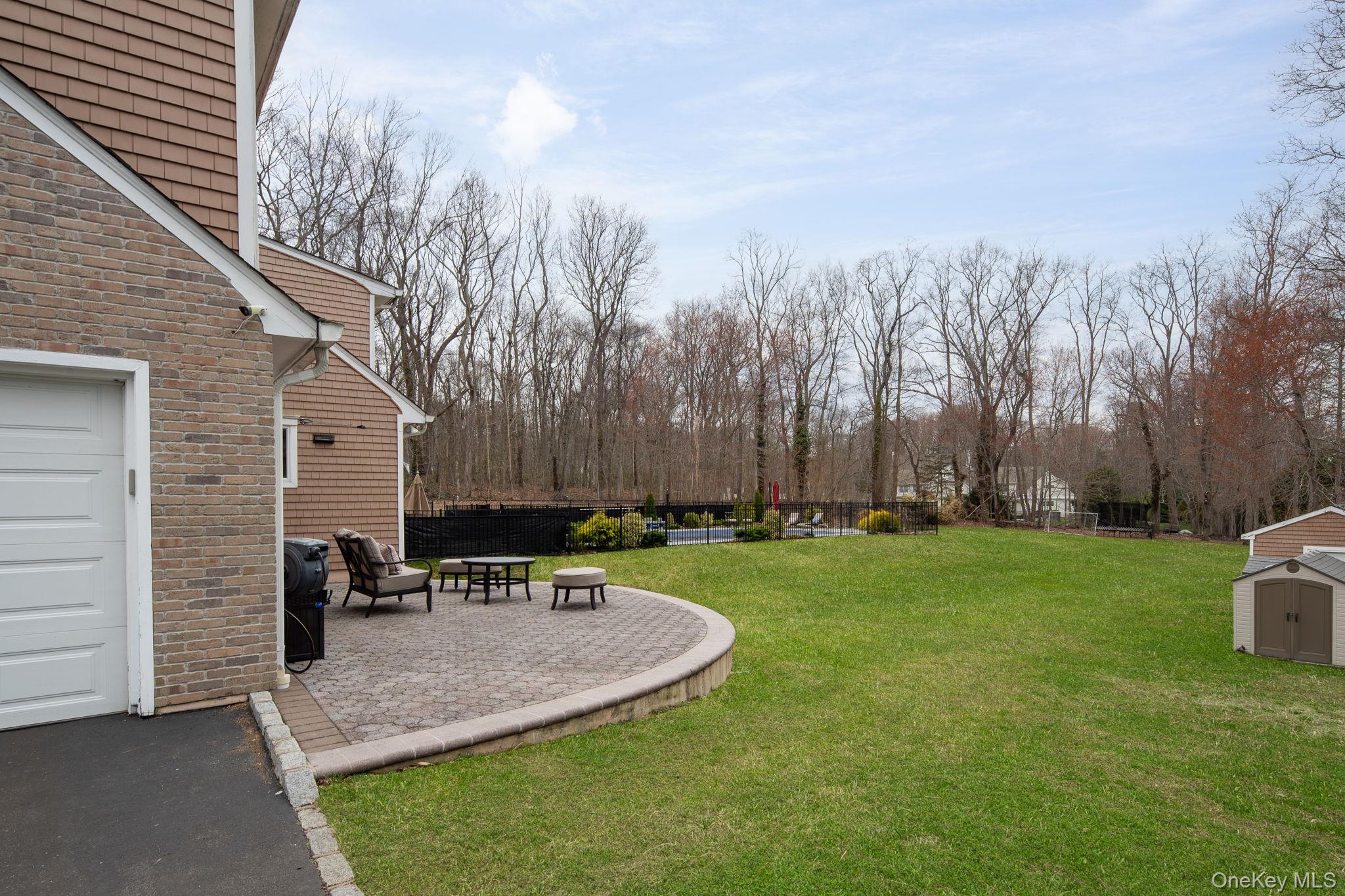 431 Woodbury Road Cold Spring Harbor, NY 11724 - Photo 22 of 24