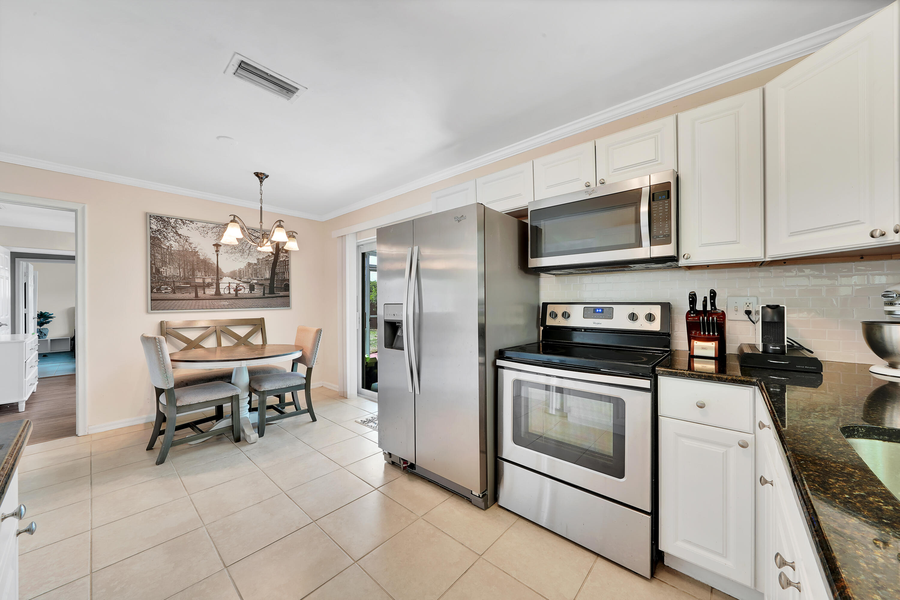 10915 Eureka Street Boca Raton, FL 33428 - Photo 11 of 38 5 Kitchen (4)