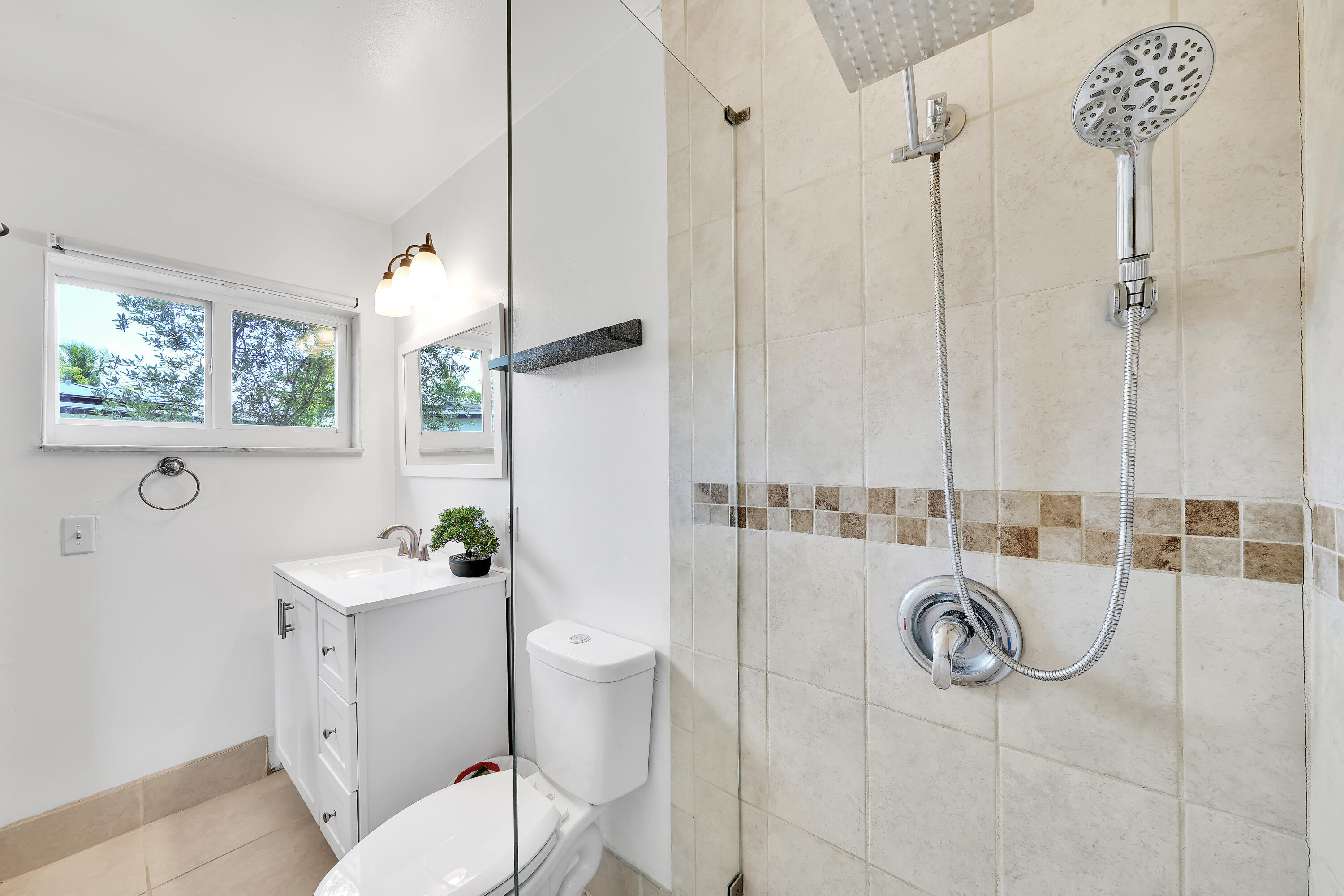 10915 Eureka Street Boca Raton, FL 33428 - Photo 18 of 38 11 Master Bathroom (2)