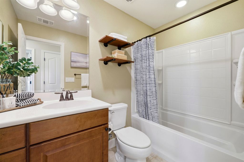 4728-4728 Norris Canyon Road, Unit 204 San Ramon, CA 94583 - Photo 24 of 38 Hallway Bathroom