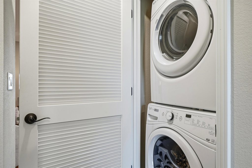 4728-4728 Norris Canyon Road, Unit 204 San Ramon, CA 94583 - Photo 25 of 38 In-Unit Washer & Dryer