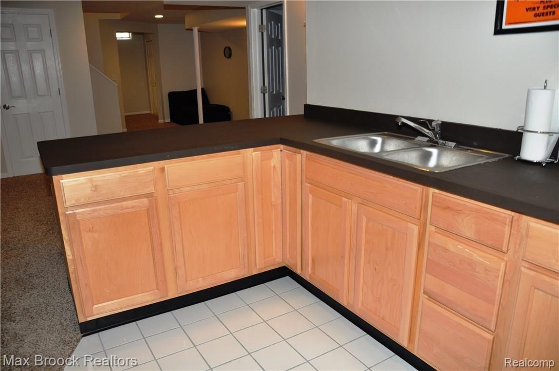 699 Twin Oaks Court Rochester, MI 48307 - Photo 39 of 65 DSC_0657.JPG