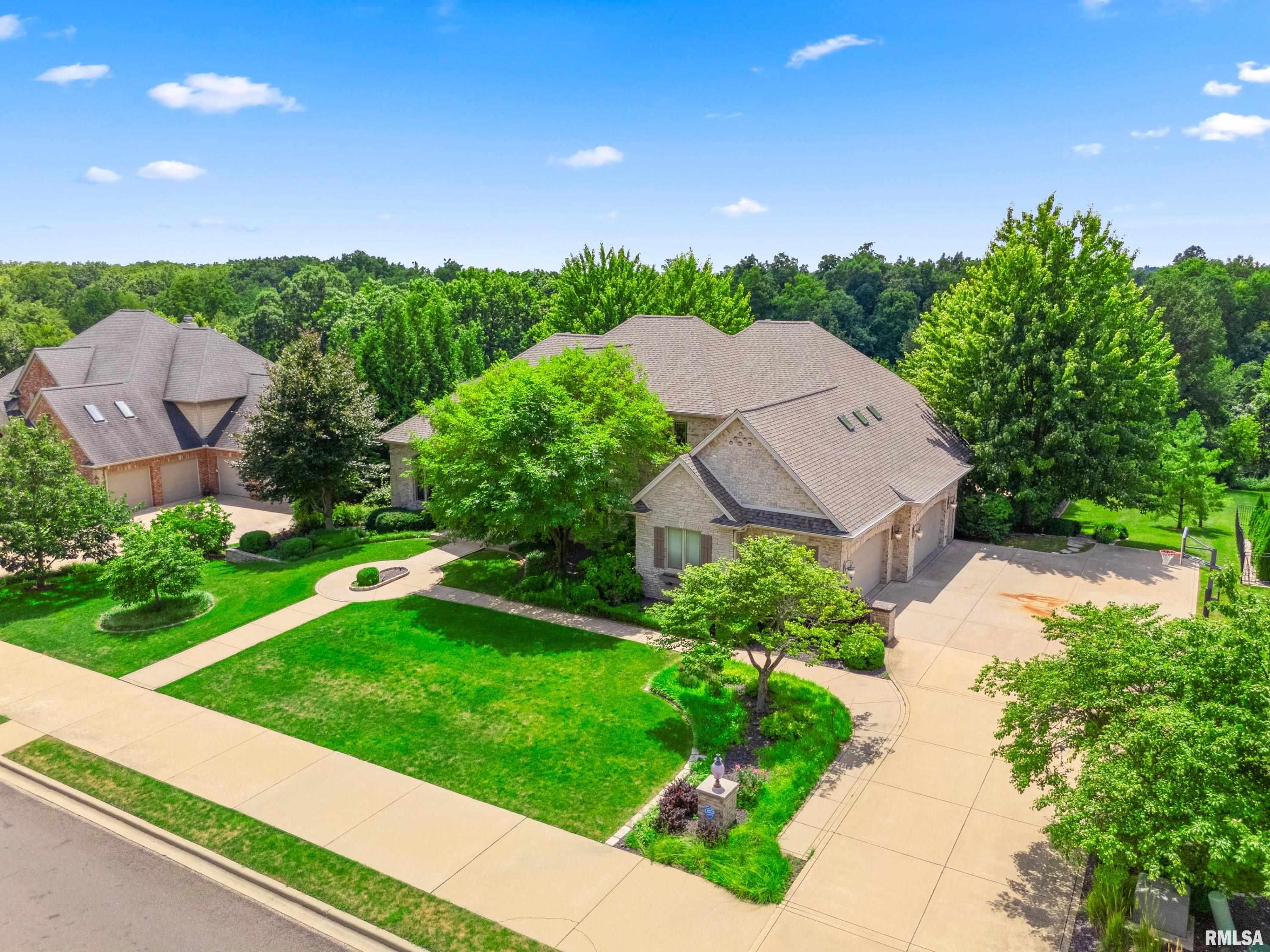 1811 Kern Road Washington, IL 61571 - Photo 5 of 95 Gallery Image 5
